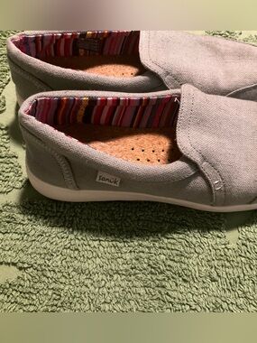 Sanuk Light Gray Canvas Slip-Ons with Colorful Striped Lining